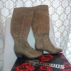 Fergalicious Woman's Bata boots size 8